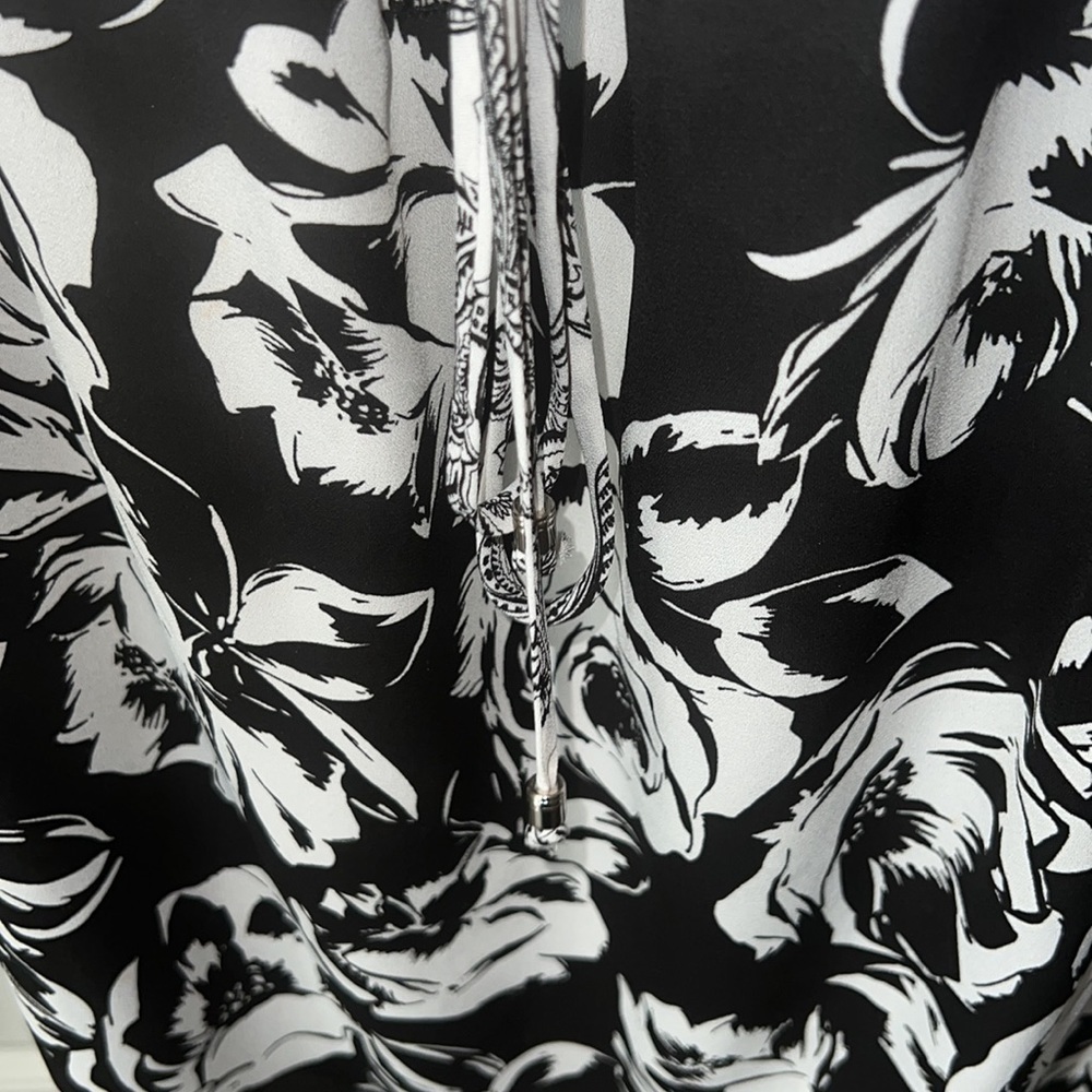 White House Black Market Blouse w/Flared Sleeve Small - Picture 6 of 7